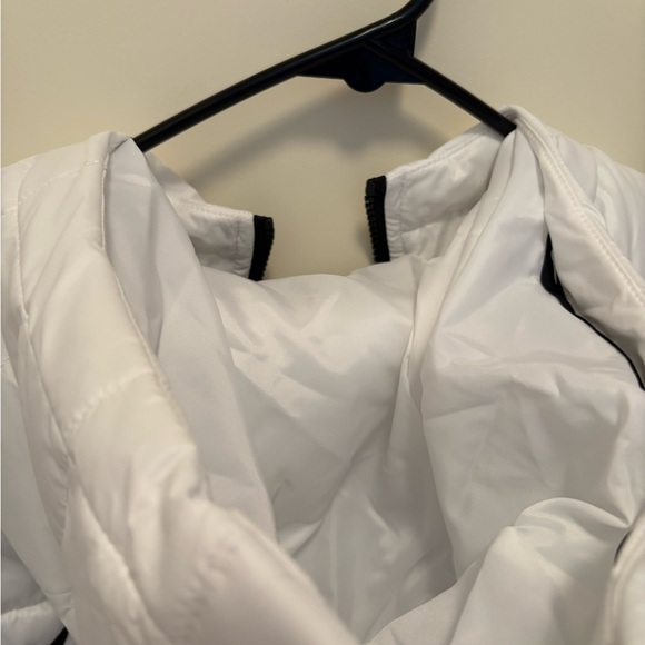 Nike Puffer Coat - Women’s Size Medium - Picture 5 of 12